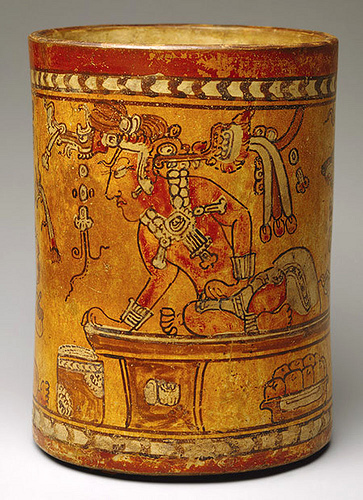 008 –Vaso cerámica con escena del Trono-siglo VIII Guatemala 
